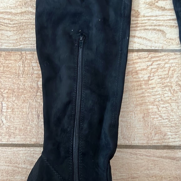 Knee high boots - Picture 2 of 4